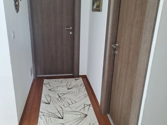 Izdavanje: Trosoban stan 130 m² – Stari aerodrom, Podgorica — fotografija 9