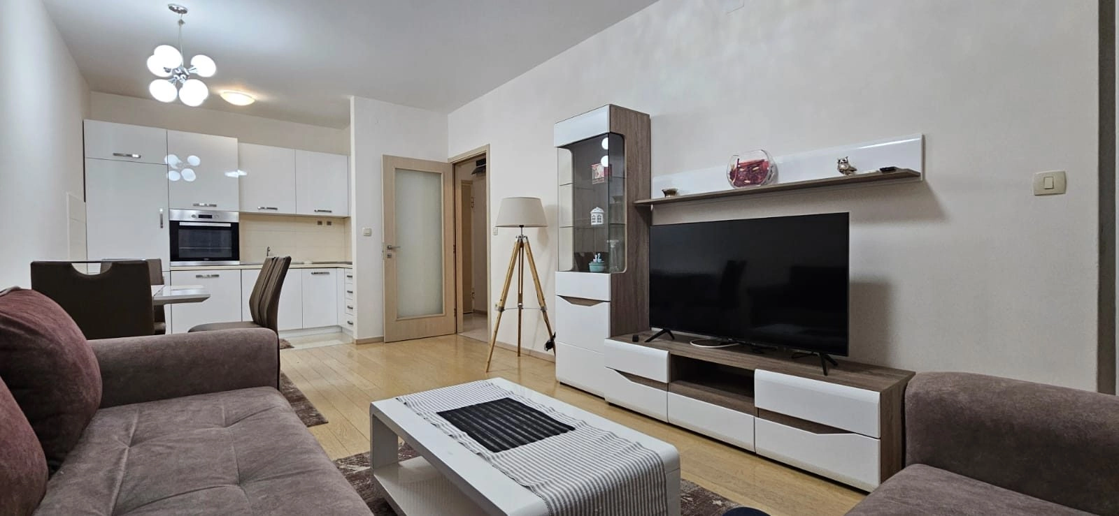 Jednosoban-namjesten-stan-u-City-kvartu-Podgorica-1 Namješten jednosoban stan u City kvartu, Podgorica — fotografija 2