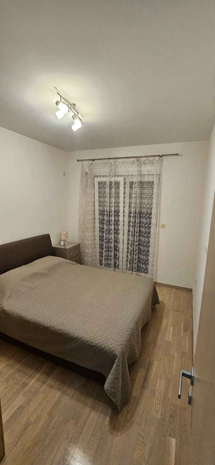 Jednosoban-namjesten-stan-u-City-kvartu-Podgorica-6 Namješten jednosoban stan u City kvartu, Podgorica — fotografija 7