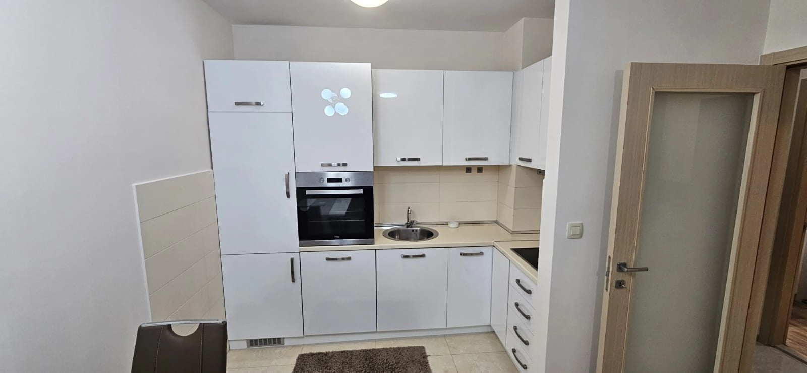 Jednosoban-namjesten-stan-u-City-kvartu-Podgorica-9 Namješten jednosoban stan u City kvartu, Podgorica — fotografija 10