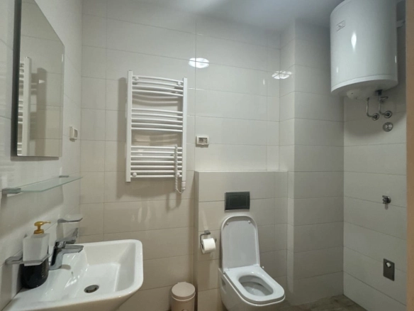 Namješten poslovni prostor u City kvartu, Podgorica — fotografija 4