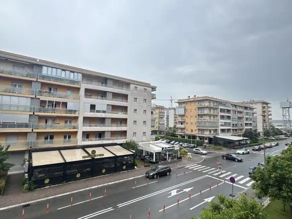 Namješten poslovni prostor u City kvartu, Podgorica — fotografija 9