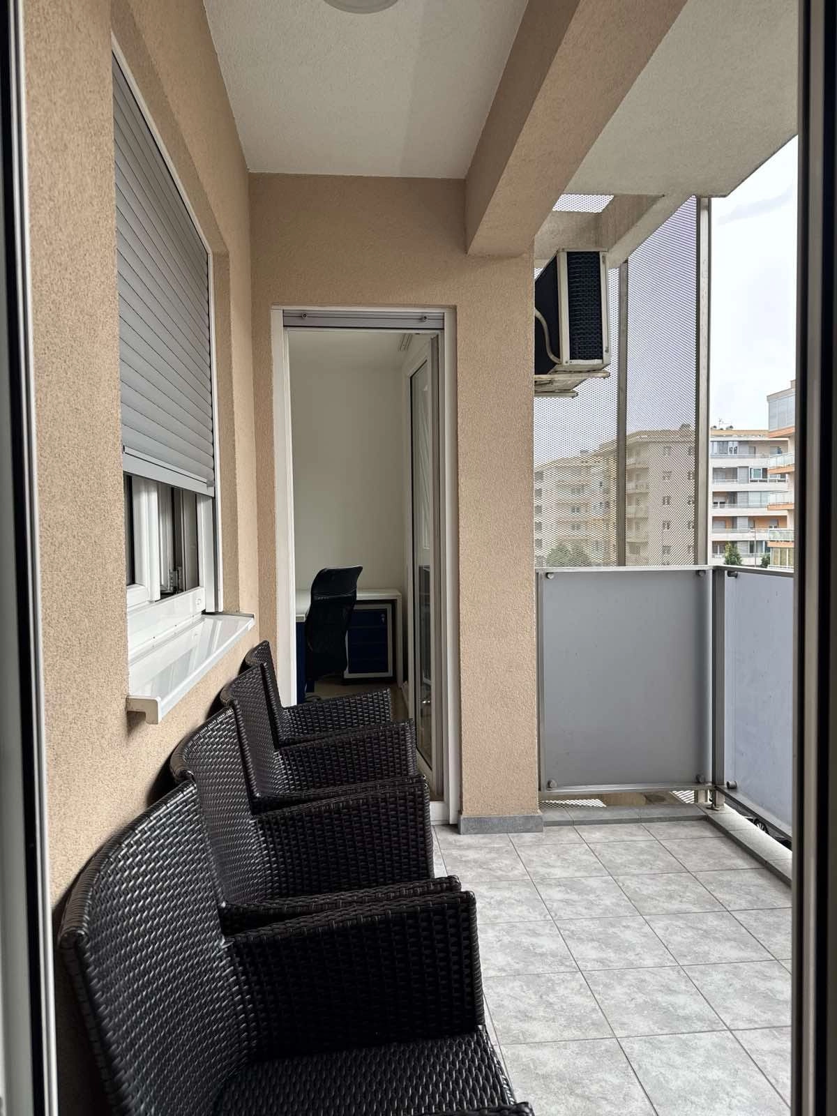 Poslovni-prostor-u-naselju-City-kvart-Podgorica-9 Namješten poslovni prostor u City kvartu, Podgorica — fotografija 10