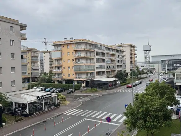 Namješten poslovni prostor u City kvartu, Podgorica — fotografija 12