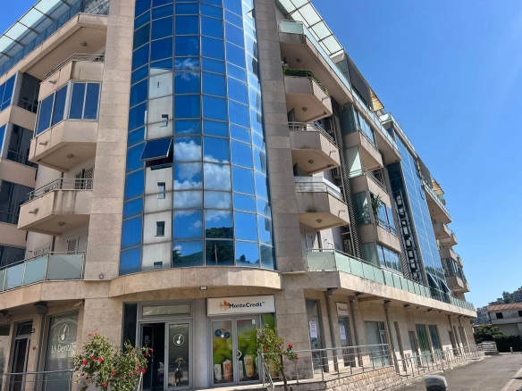 Poslovni prostor 45 m² za izdavanje, Budva — fotografija 7