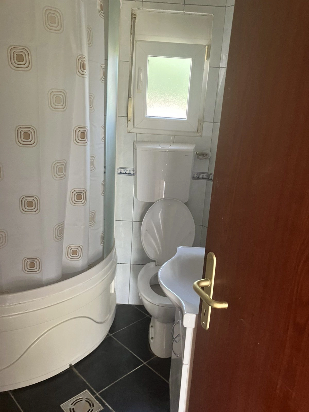 Jednosobna-kuca-za-izdavanje-Zabjelo-Podgorica-3 Izdavanje: Kuća 44 m² – Zabjelo, Podgorica — fotografija 4