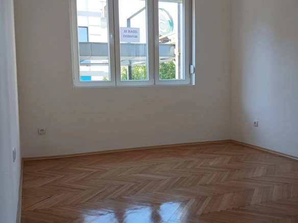 Izdavanje: Poslovni prostor 57 m² – Centar, Podgorica — fotografija 6