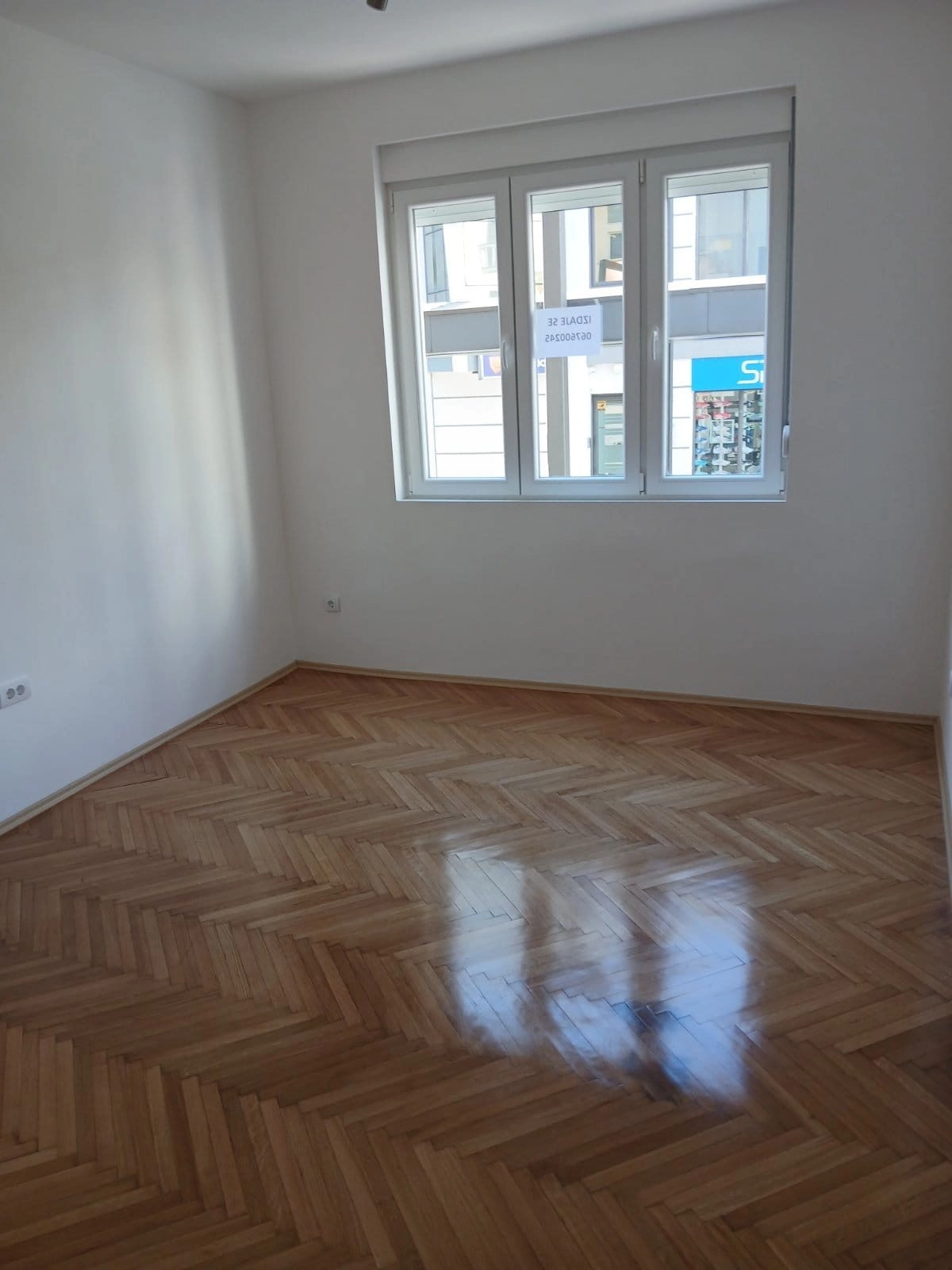 Poslovni-prostor-57-m²-u-Centru-Podgorica-7 Izdavanje: Poslovni prostor 57 m² – Centar, Podgorica — fotografija 8