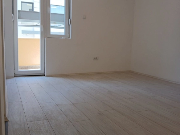 Izdavanje: Poslovni prostor 57 m² – Centar, Podgorica — fotografija 10