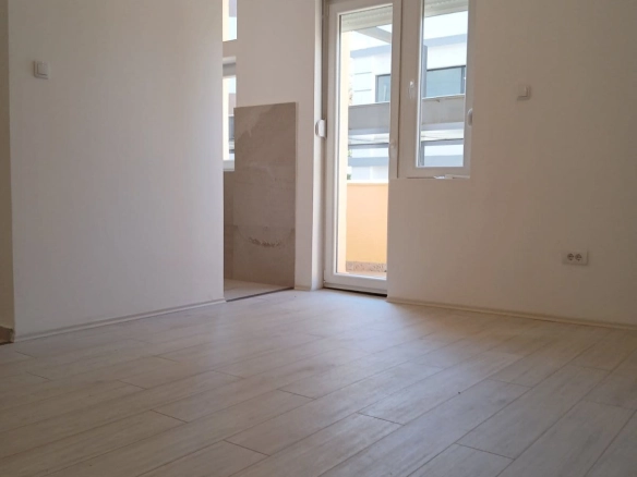 Izdavanje: Poslovni prostor 57 m² – Centar, Podgorica — fotografija 11