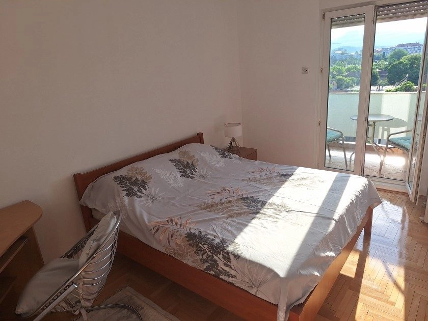 Jednosoban-stan-45-m²-u-Pobrezju-Podgorica-3 Izdavanje: Jednosoban stan 45 m² – Pobrežje, Podgorica — fotografija 4