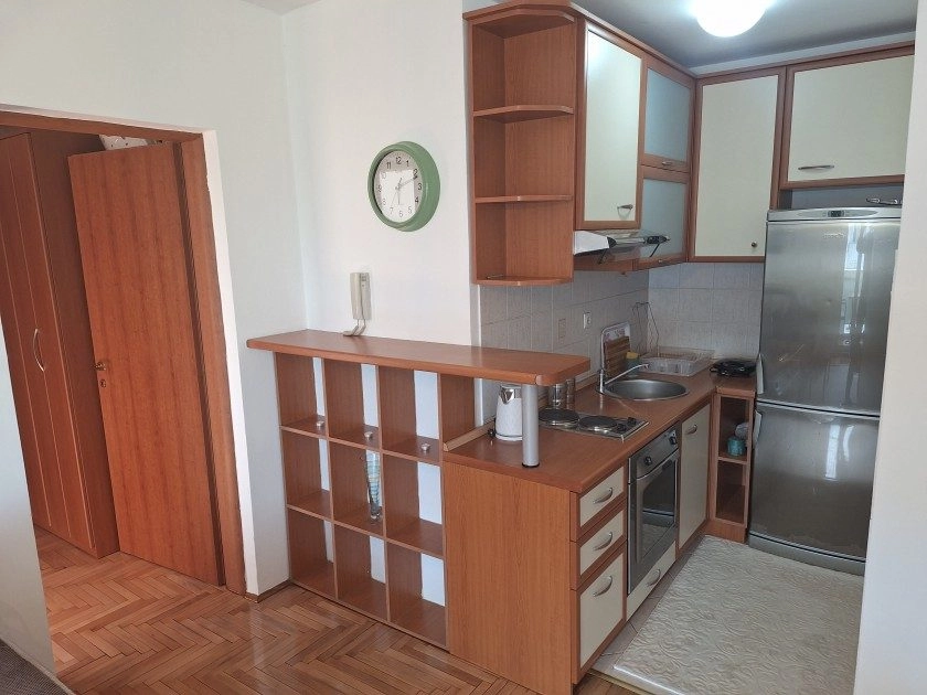 Jednosoban-stan-45-m²-u-Pobrezju-Podgorica-6 Izdavanje: Jednosoban stan 45 m² – Pobrežje, Podgorica — fotografija 7