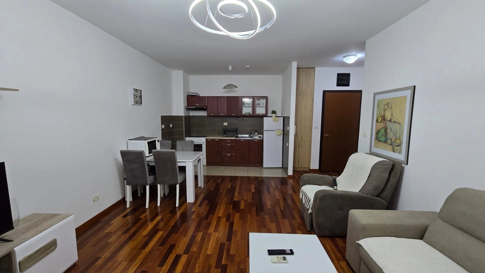 Jednosoban-stan-u-naselju-City-kvart-Podgorica-1 Izdavanje: Jednosoban stan – City kvart, Podgorica — fotografija 2
