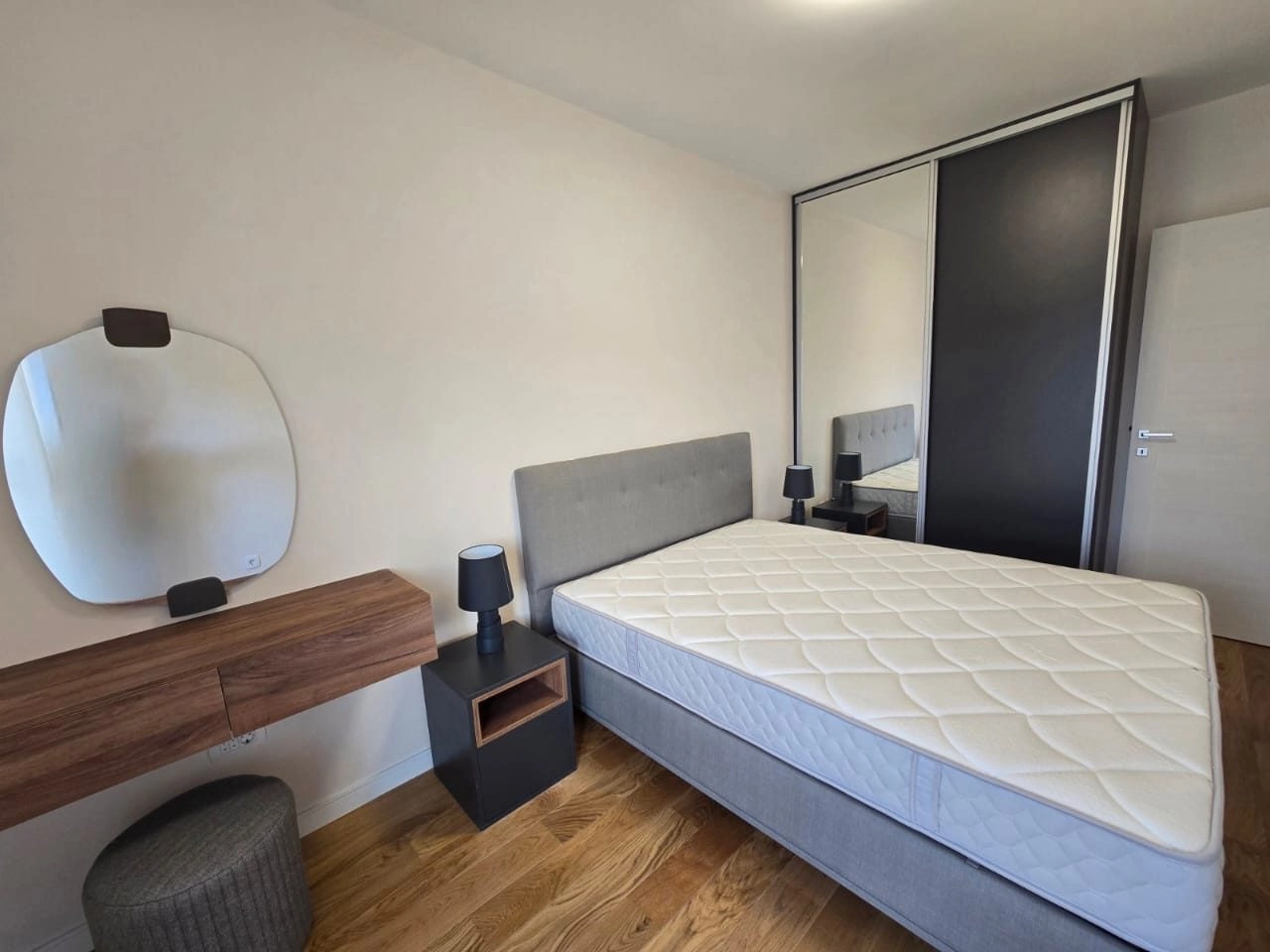 Jednosoban-namjesten-stan-Central-Point-Podgorica-7 Namješten jednosoban stan u naselju Central Point, Podgorica — fotografija 8
