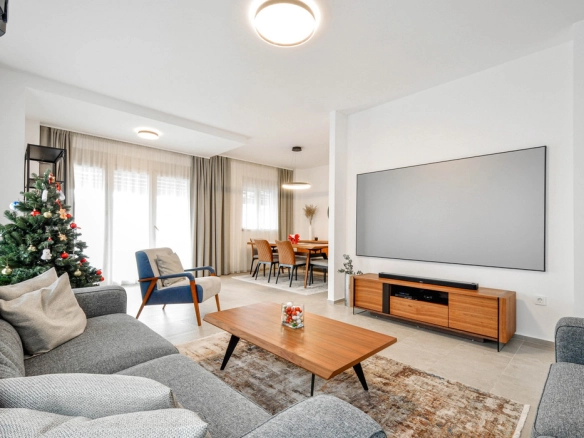 Trosoban stan 65 m² – Tivat — fotografija 4