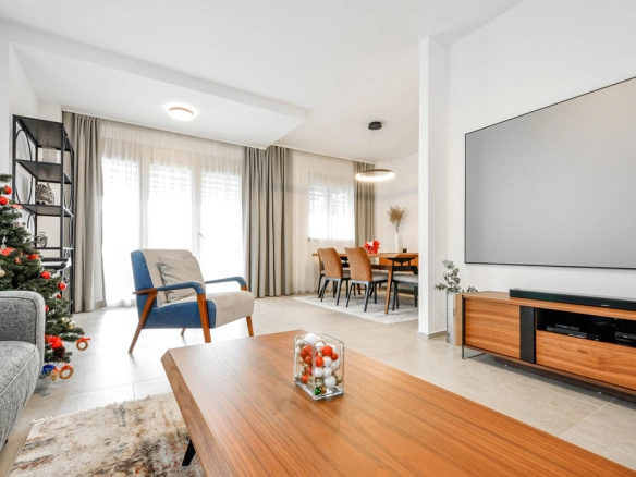 Trosoban stan 65 m² – Tivat — fotografija 6