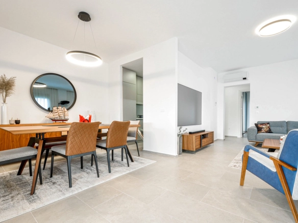Trosoban stan 65 m² – Tivat — fotografija 15