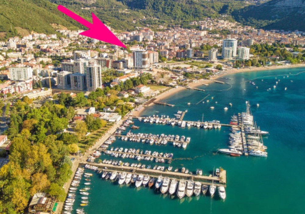 Trosoban-stan-na-prvoj-liniji-u-Boretima-Budva Trosoban stan na prvoj liniji u Boretima