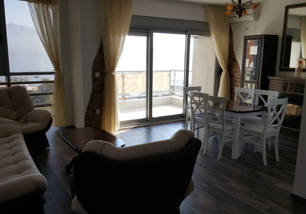Trosoban-stan-na-prvoj-liniji-u-Boretima-Budva-3 Trosoban stan 96 m² – Boreti, Budva — fotografija 4