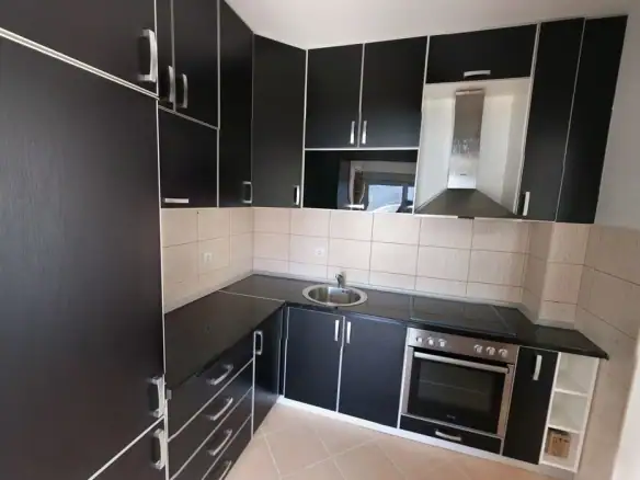 Trosoban stan 96 m² – Boreti, Budva — fotografija 10