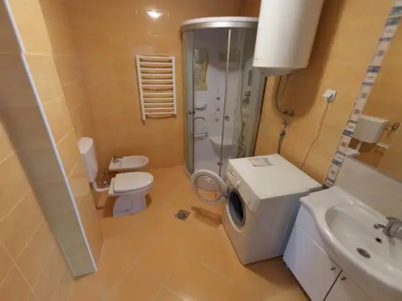 Trosoban stan 96 m² – Boreti, Budva — fotografija 12