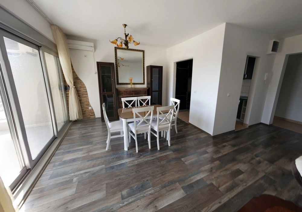 Trosoban-stan-na-prvoj-liniji-u-Boretima-Budva-13 Trosoban stan 96 m² – Boreti, Budva — fotografija 14