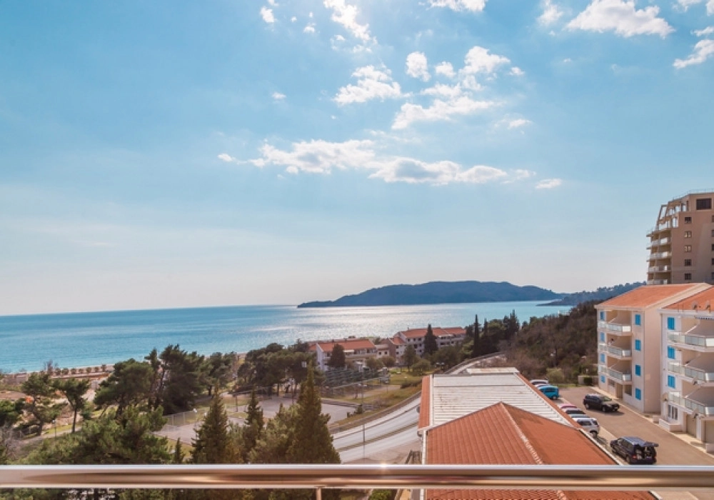 Trosoban-stan-u-Becicima-Budva-1 Trosoban stan 107 m² – Bečići, Budva — fotografija 2