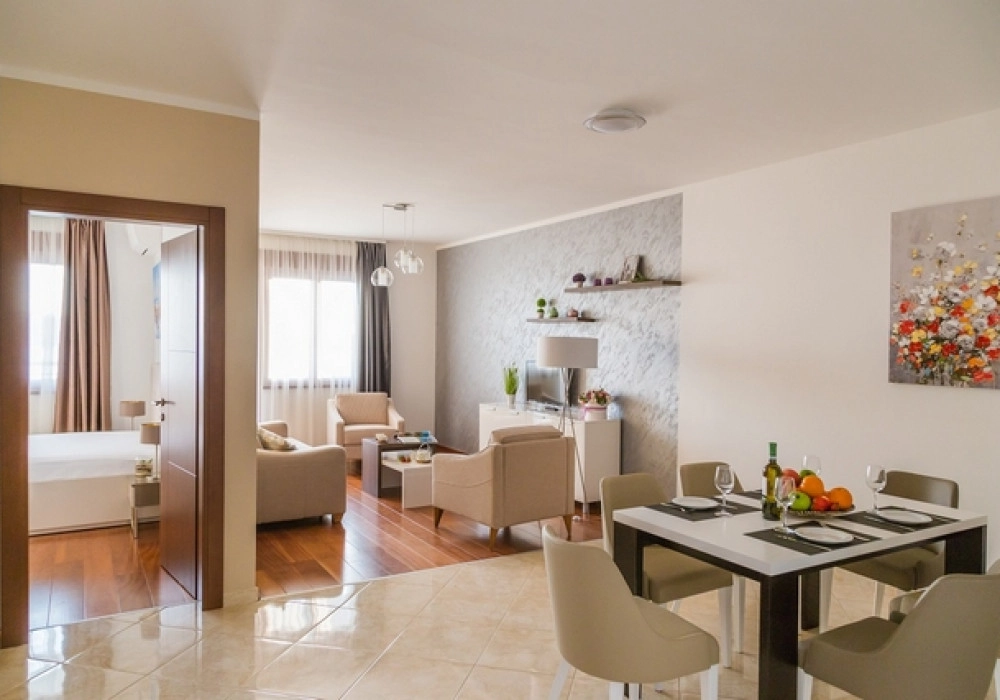 Trosoban-stan-u-Becicima-Budva-2 Trosoban stan 107 m² – Bečići, Budva — fotografija 3
