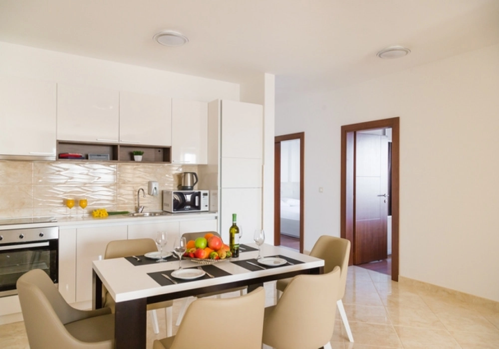 Trosoban-stan-u-Becicima-Budva-4 Trosoban stan 107 m² – Bečići, Budva — fotografija 5