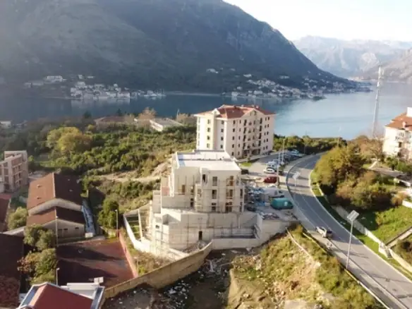 Trosoban stan 255 m² – Dobrota, Kotor — fotografija 13