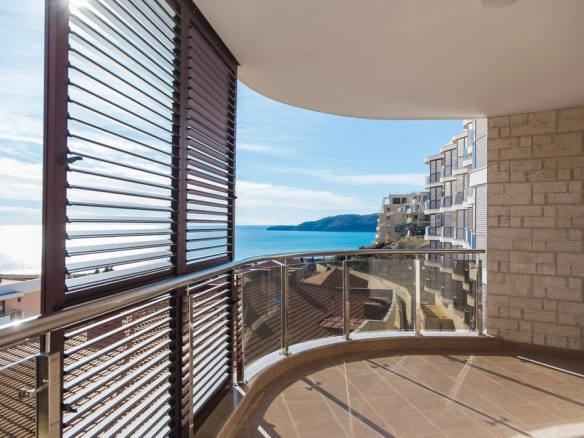 Dvosoban stan 117 m² – Bečići, Budva — fotografija 2