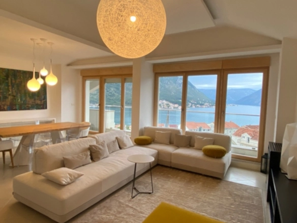 Dvosoban stan 108 m² – Dobrota, Kotor — fotografija 3