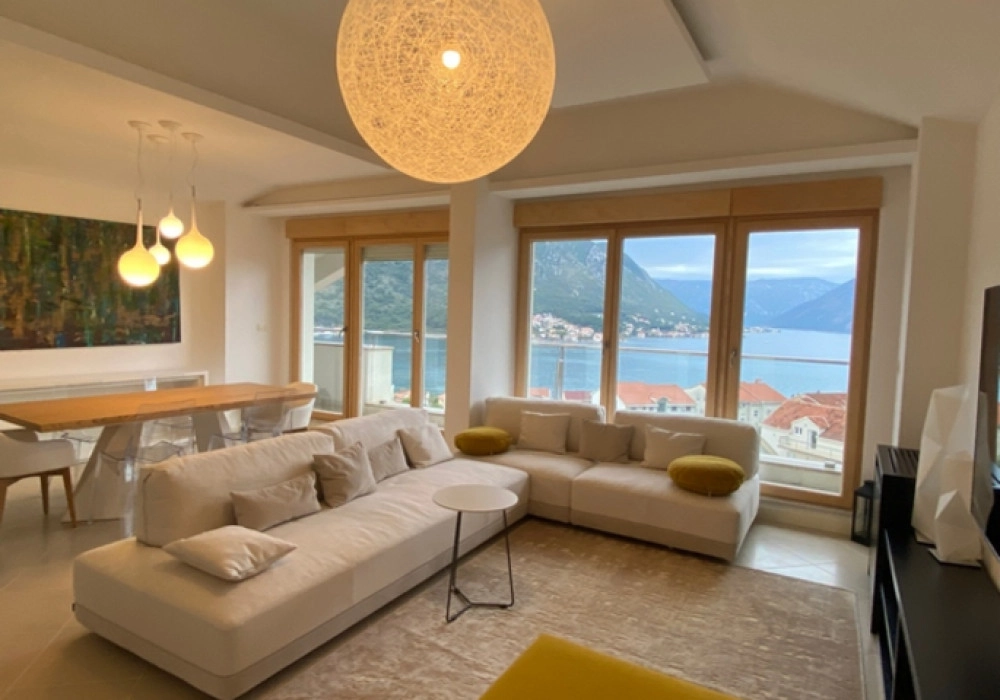 Dvosoban-stan-s-pogledom-na-more-u-Dobroti-Kotor-2 Dvosoban stan 108 m² – Dobrota, Kotor — fotografija 3