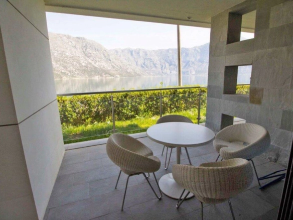 Dvosoban stan 100 m² – Stoliv, Kotor — fotografija 2