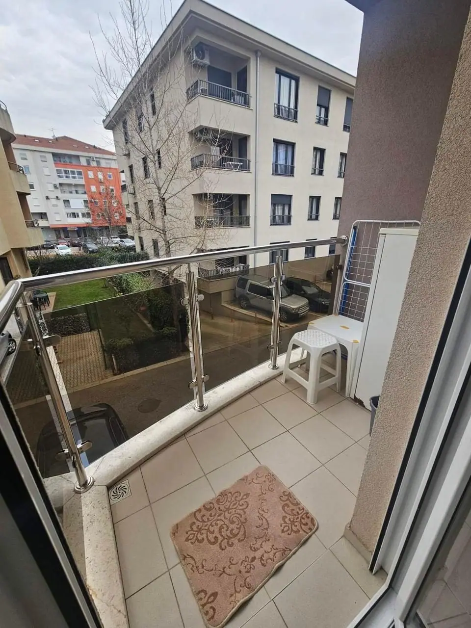 Jednosoban-stan-49-m²-u-Bloku-9-Podgorica-7 Namješten jednosoban stan u Bloku 9, Podgorica — fotografija 8