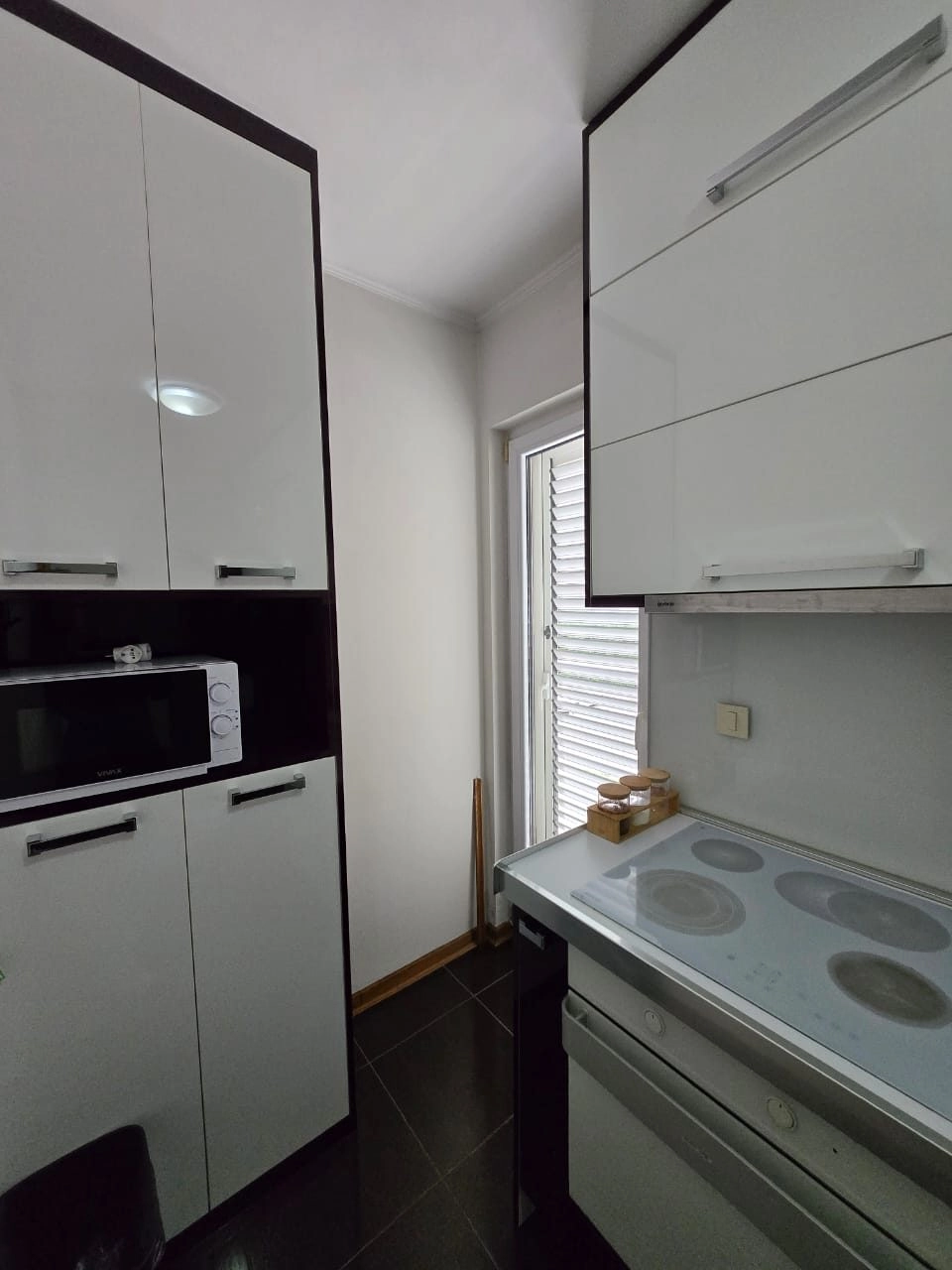 Dvosoban-stan-u-naselju-Dalmatinska-Podgorica-14 Dvosoban stan na Dalmatinskoj, Podgorica — fotografija 15