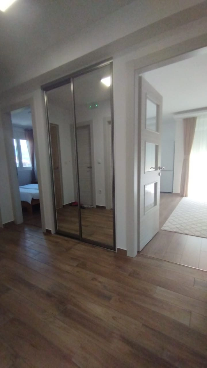 Trosoban-stan-u-Zagoricu-Podgorica-3 Izdavanje: Trosoban stan 100 m² – Zagorič, Podgorica — fotografija 4