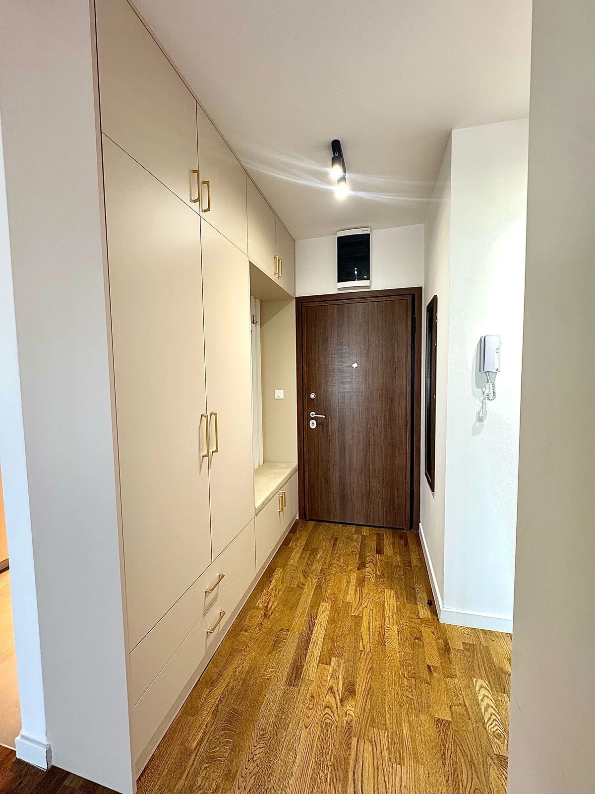 Jednosoban-stan-u-naselju-Stari-aerodrom-Podgorica-9 Izdavanje: Jednosoban stan 45 m² – Stari aerodrom, Podgorica — fotografija 10