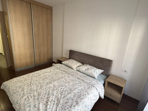Namješten jednosoban stan u Master kvartu, Podgorica — fotografija 9