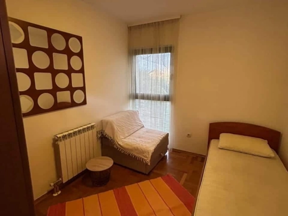 Namješten jednosoban stan, Krivi most, Podgorica — fotografija 2