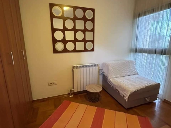 Namješten jednosoban stan, Krivi most, Podgorica — fotografija 4