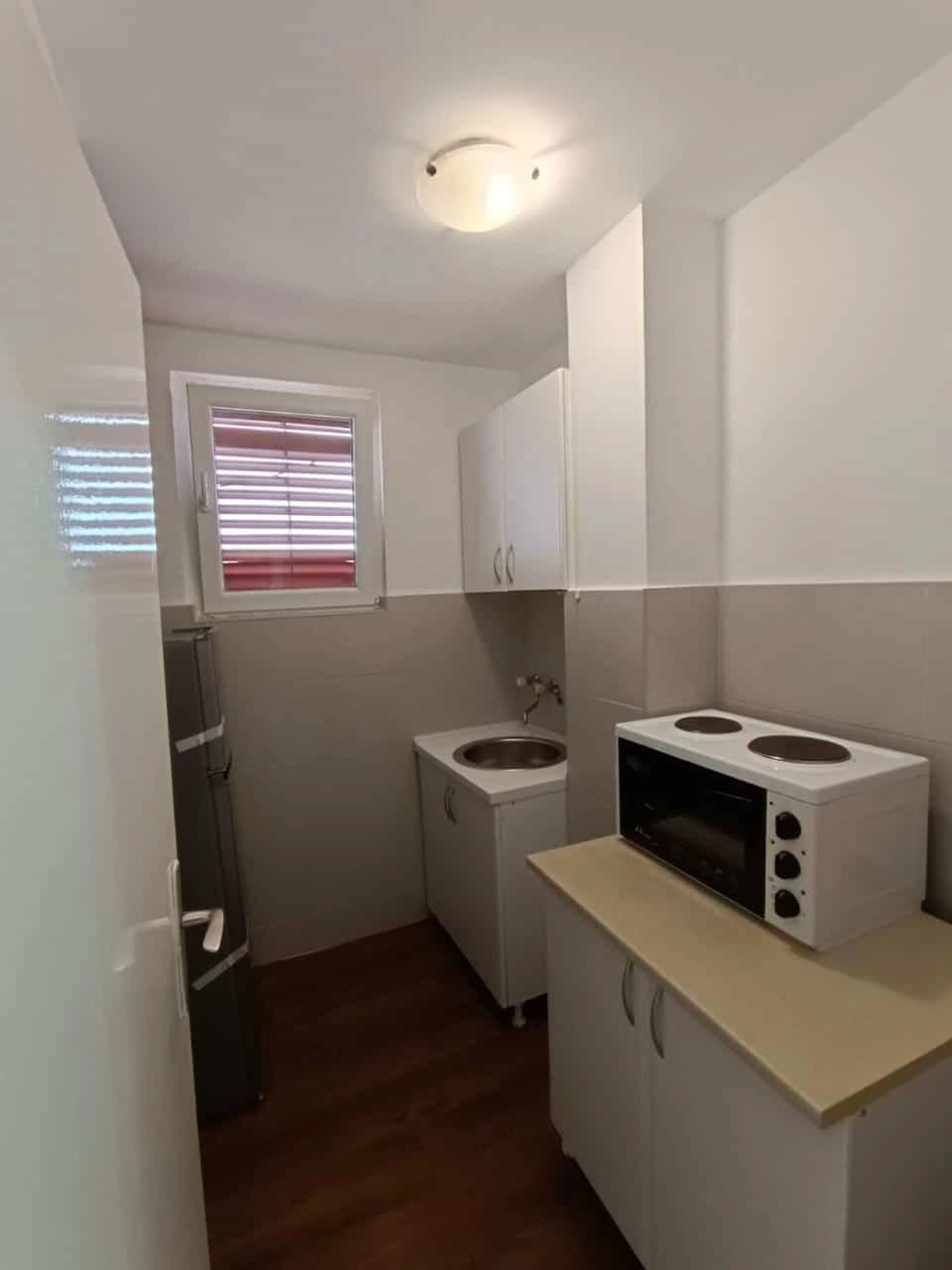 Namjestena-garsonjera-Preko-Morace-Podgorica-8 Namještena garsonjera u naselju Preko Morače, Podgorica — fotografija 9