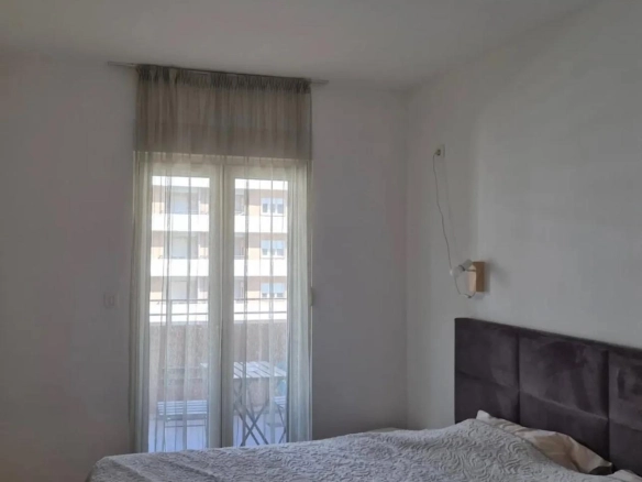 Namješten jednosoban stan u naselju Central Point, Podgorica — fotografija 5