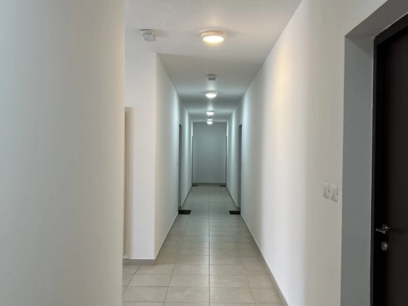 Namještena garsonjera u naselju City kej, Podgorica — fotografija 12