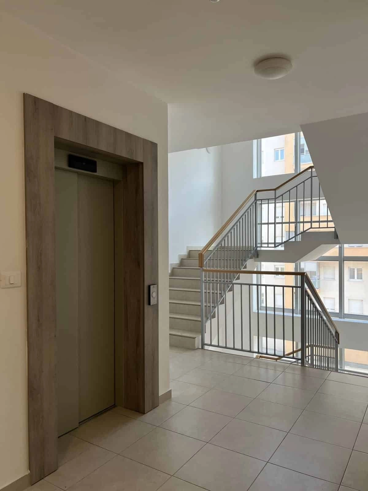 Namjestena-garsonjera-u-naselju-City-kej-Podgorica-13 Namještena garsonjera u naselju City kej, Podgorica — fotografija 14