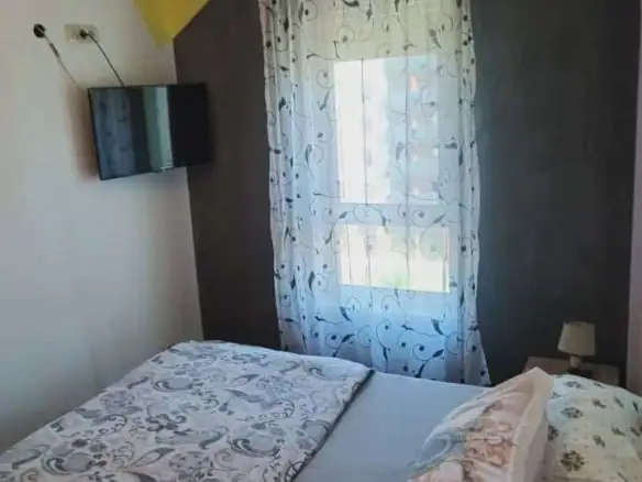 Namješten jednosoban stan, Krivi most, Podgorica — fotografija 6