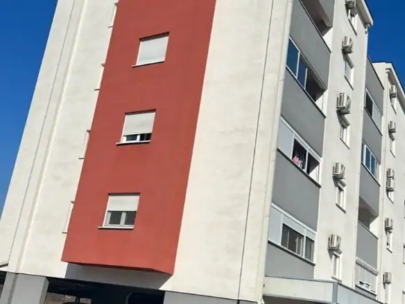 Namješten jednosoban stan na Zabjelu, Podgorica — fotografija 2