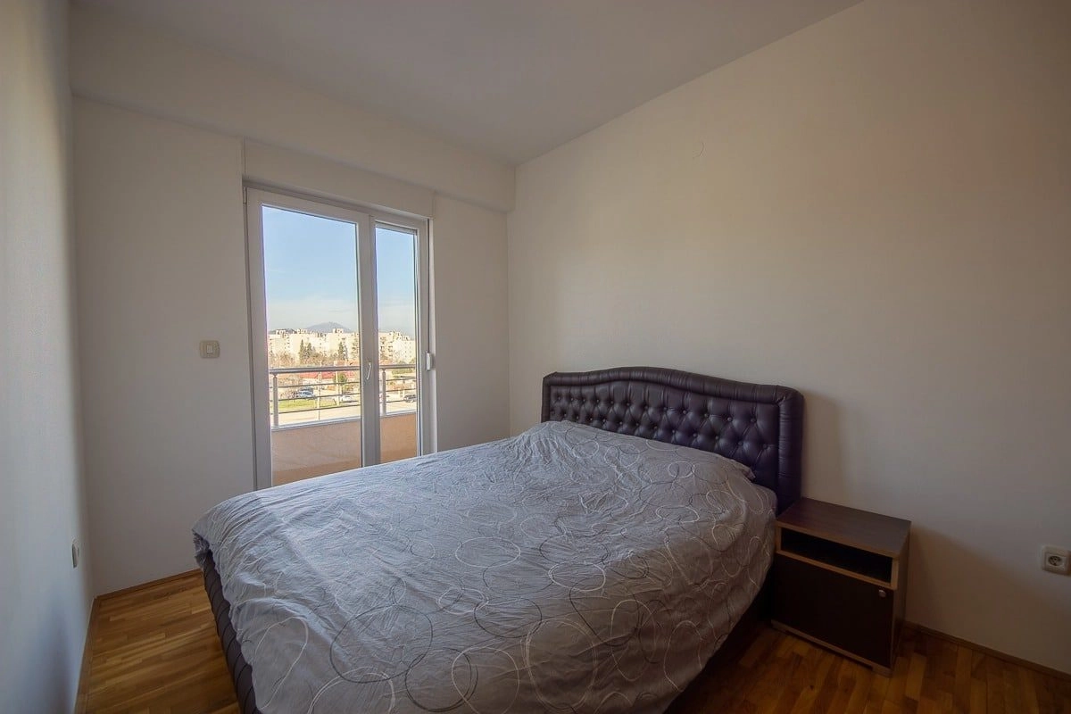 Namjesten-dvosoban-stan-na-Zabjelu-Podgorica-5 Izdavanje: Dvosoban stan 90 m² – Zabjelo, Podgorica — fotografija 6