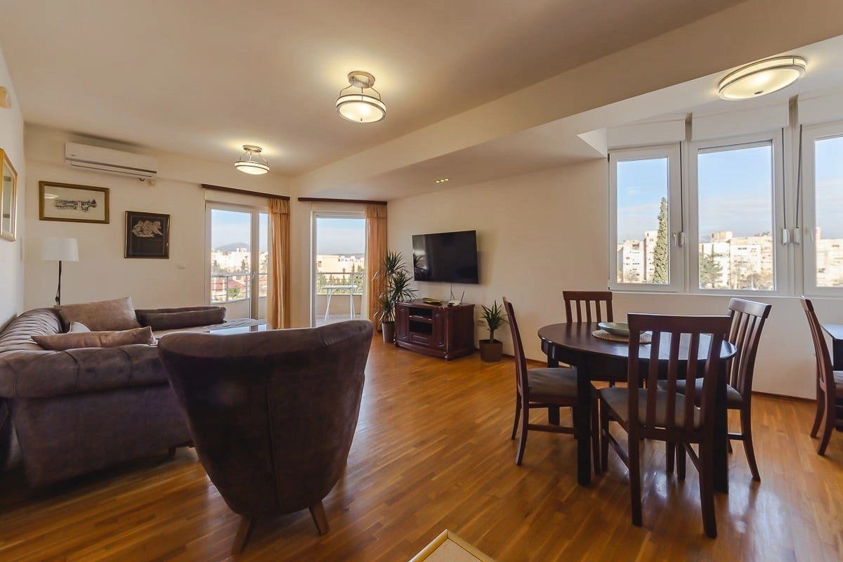 Namjesten-dvosoban-stan-na-Zabjelu-Podgorica-7 Izdavanje: Dvosoban stan 90 m² – Zabjelo, Podgorica — fotografija 8