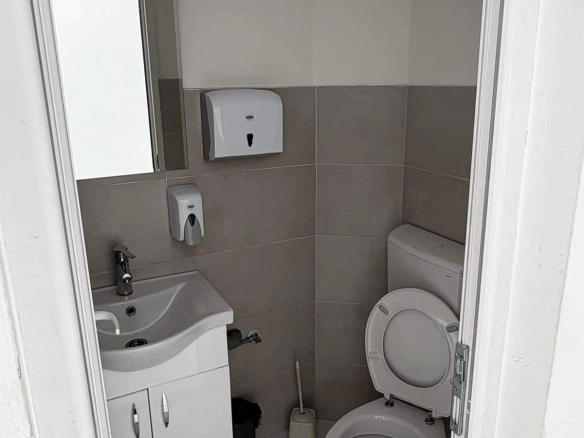Izdavanje: Poslovni prostor 892 m² – Masline, Podgorica — fotografija 5